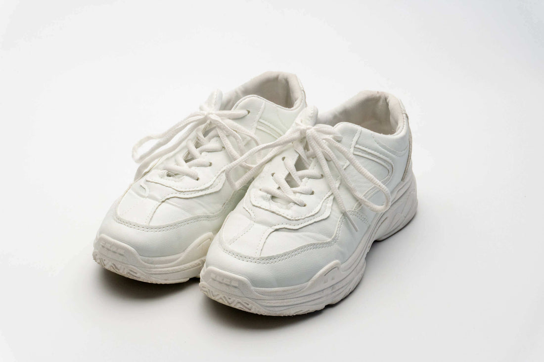 オールホワイトのスニーカーをお手入れ