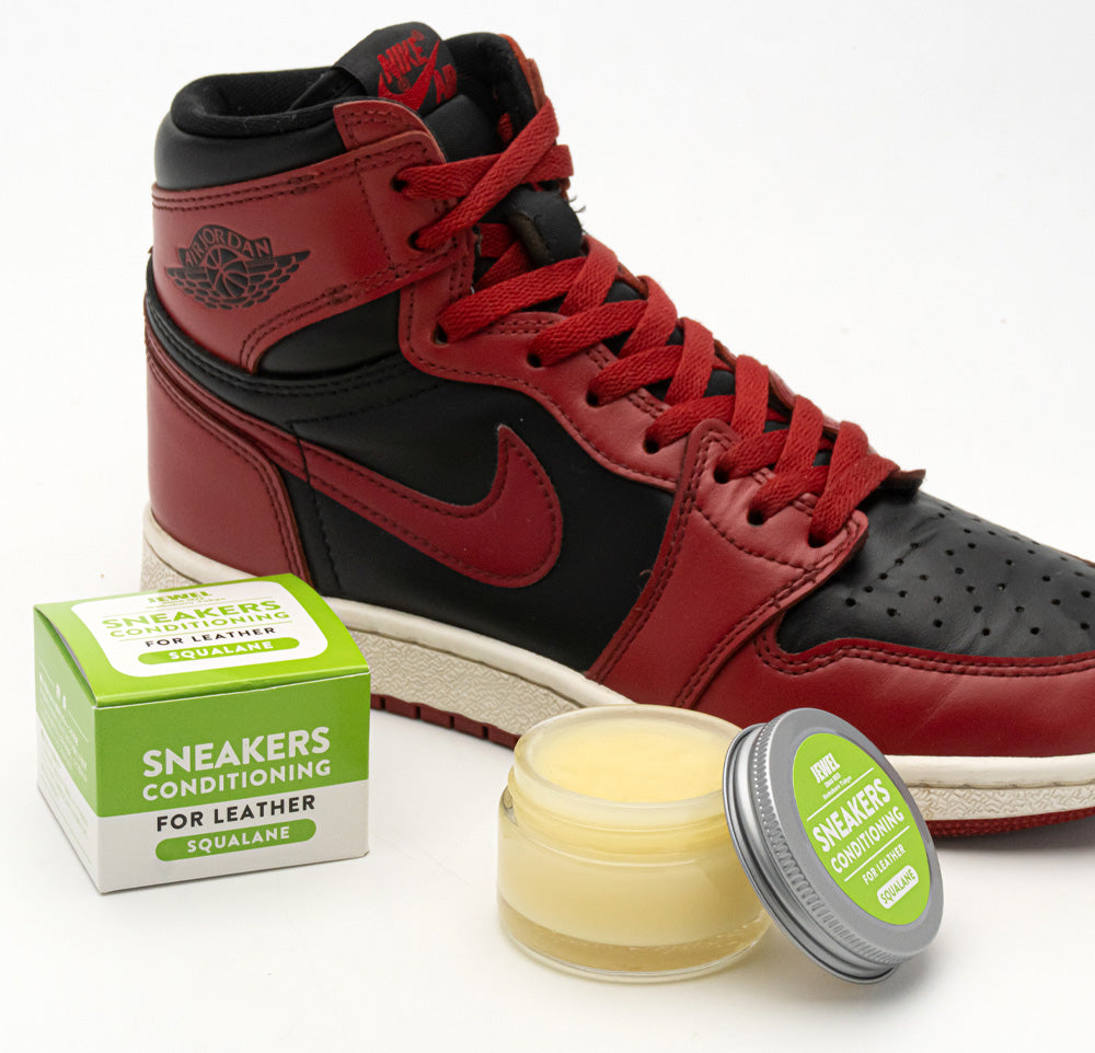 レザースニーカーの新しいお手入れ法~保革オイルは必要?おすすめケアも紹介