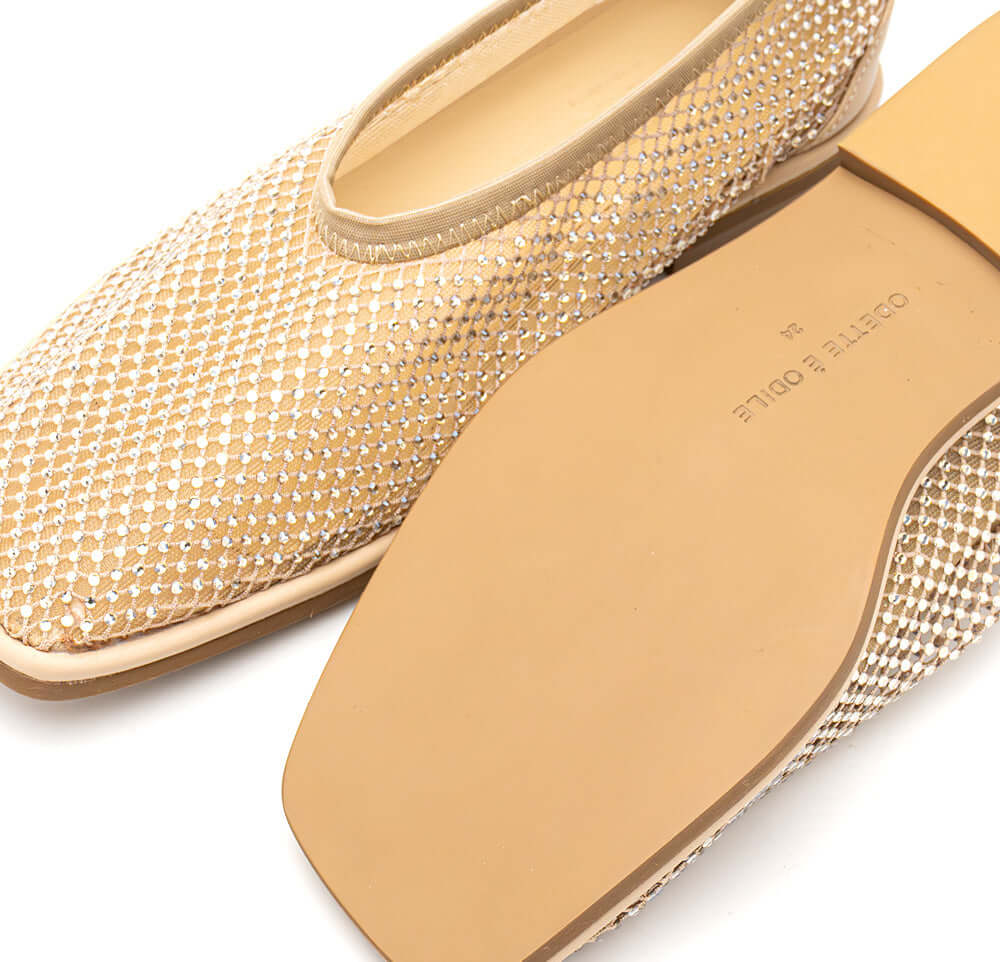 新しい靴をお迎えしたら、必ず買う「2つのもの」